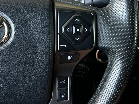 Used 2019 Toyota Tacoma TRD Off-Road w/ TRD Premium Off Road Package AWD/4WD image 32