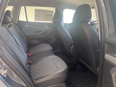 New 2026 Volkswagen Tiguan SE AWD/4WD image 37