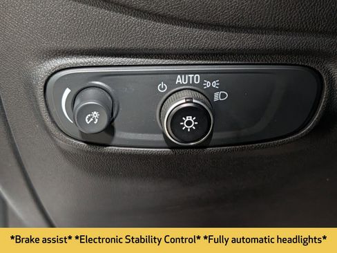 Used 2024 Chevrolet Equinox LS w/ LS Convenience Package image 10