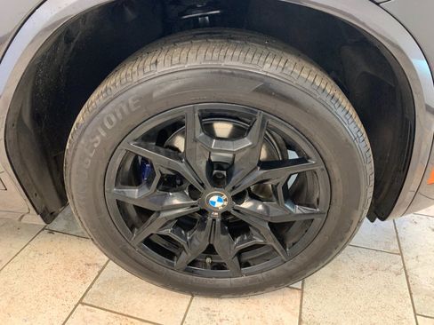 Used 2023 BMW X4 xDrive30i w/ M Sport Package AWD/4WD image 11