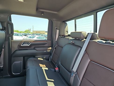 Used 2024 GMC Sierra 2500 Denali w/ Denali Reserve Package AWD/4WD image 27