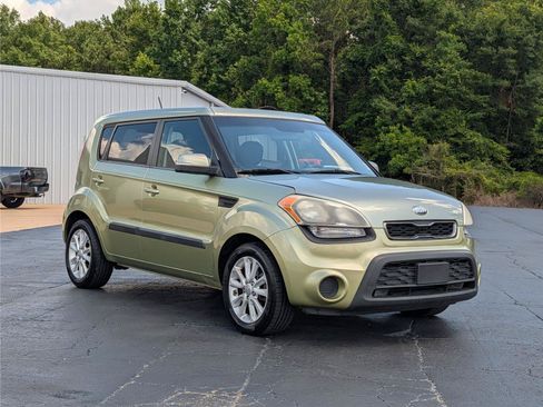 Used 2013 Kia Soul + FWD image 7