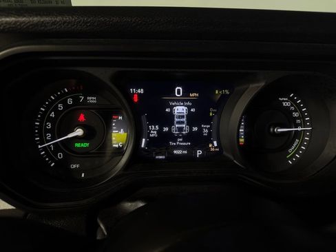 Used 2024 Jeep Wrangler Unlimited AWD/4WD image 15