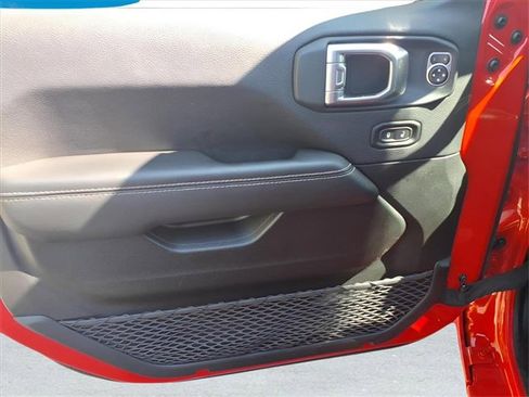 Used 2023 Jeep Wrangler Sahara image 12