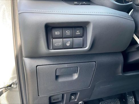 New 2026 Toyota Highlander Platinum image 20