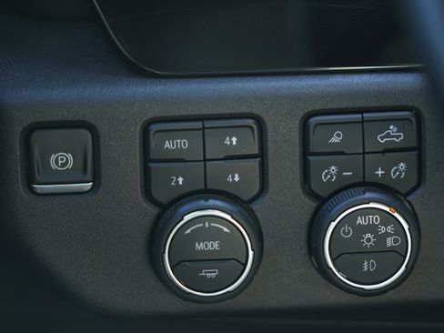 Used 2024 Chevrolet Silverado 1500 ZR2 w/ ZR2 Bison Edition image 19