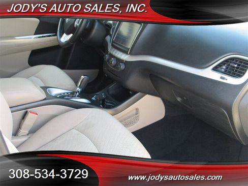 Used 2018 Dodge Journey SXT w/ Safe & Sound Group image 21