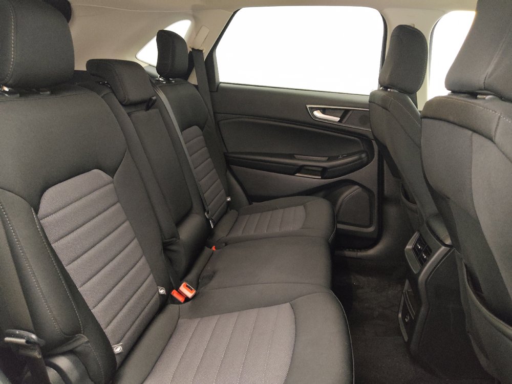 Used 2021 Ford Edge SE FWD image 19