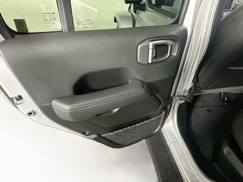 Used 2023 Jeep Wrangler Unlimited Sahara AWD/4WD image 26