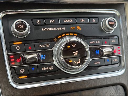 Used 2017 Lincoln Continental Reserve w/ Luxury Package image 42