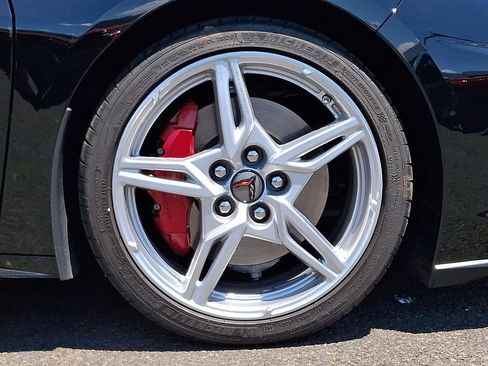Used 2022 Chevrolet Corvette Stingray Premium Cpe w/ Z51 Performance Package RWD image 8
