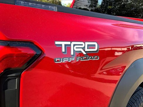Used 2025 Toyota Tacoma TRD Off-Road image 9