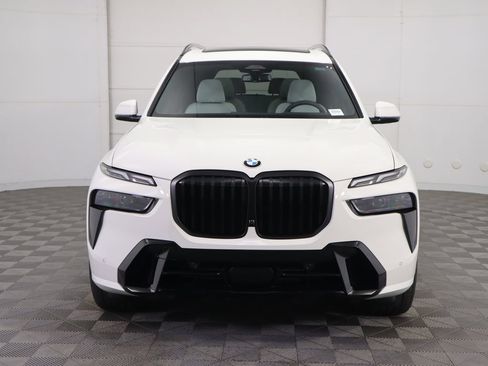 Used 2026 BMW X7 xDrive40i AWD/4WD image 3