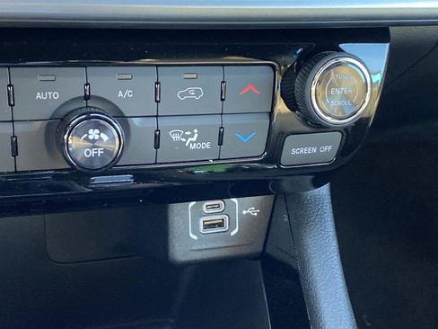 New 2026 Jeep Compass Limited image 11