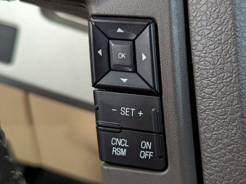 Used 2014 Ford F150 Lariat w/ Lariat Chrome Package image 32