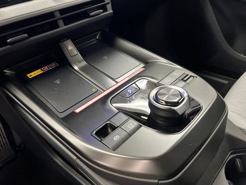 New 2026 Subaru Solterra AWD/4WD image 36