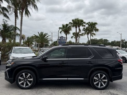 Used 2025 Honda Pilot Touring image 9