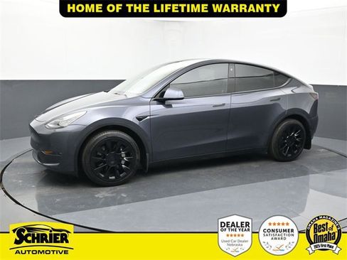 Used 2022 Tesla Model Y Long Range image 3