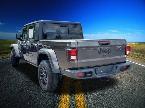 Used 2022 Jeep Gladiator Sport AWD/4WD image 20