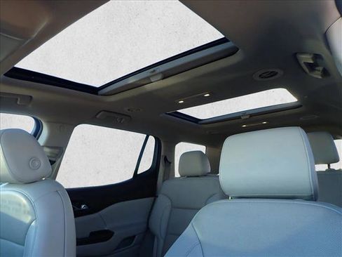 Used 2022 GMC Acadia SLT w/ Preferred Package image 12