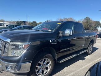 Used 2017 Nissan Titan SL video 1