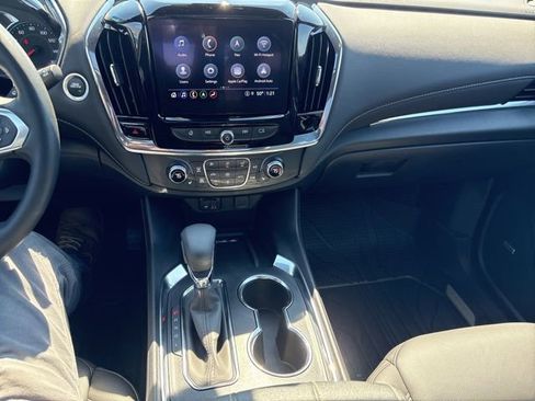 Used 2023 Chevrolet Traverse LT w/ LT Premium Package image 37