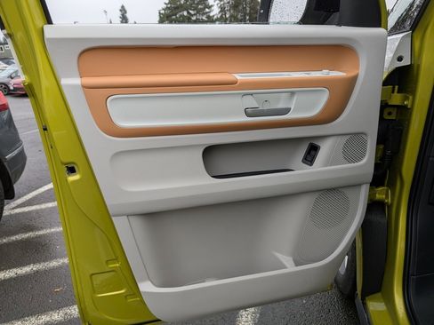 New 2025 Volkswagen ID. Buzz Pro S Plus image 10