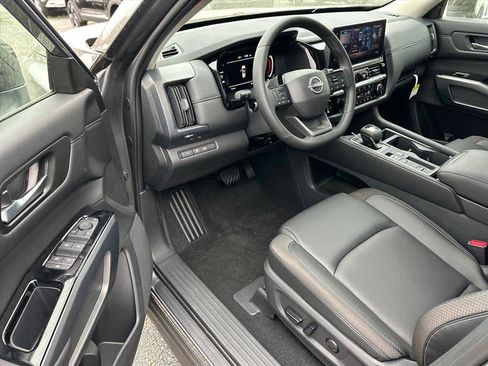 New 2026 Nissan Pathfinder SL FWD image 6