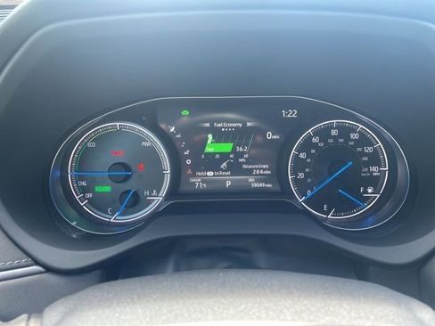 Used 2022 Toyota Venza Limited image 6