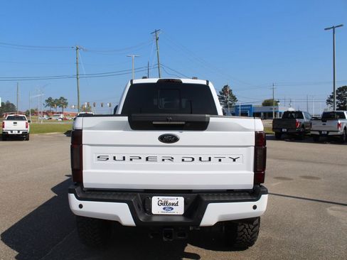 Used 2022 Ford F250 Lariat w/ Lariat Ultimate Package AWD/4WD image 11