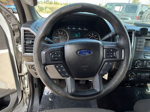 Used 2015 Ford F150 XLT image 26
