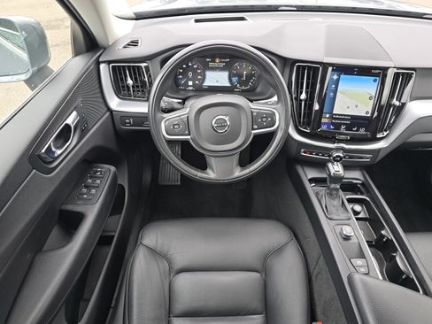 Used 2018 Volvo XC60 T6 Momentum w/ Advanced Package image 20