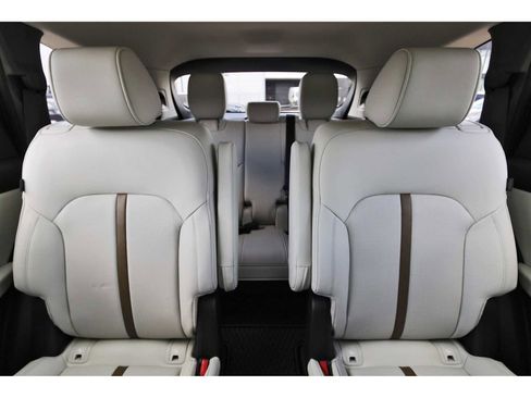 Used 2025 MAZDA CX-90 3.3 Turbo w/ Premium Plus Pkg image 11