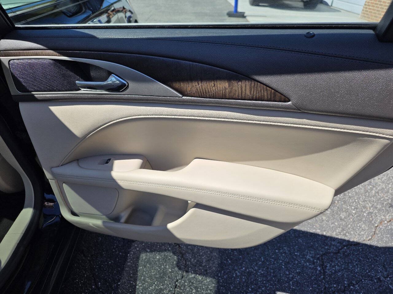 Used 2017 Lincoln MKZ Reserve w/ Technology Package AWD/4WD image 27