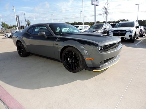 Used 2023 Dodge Challenger R/T Scat Pack RWD image 3