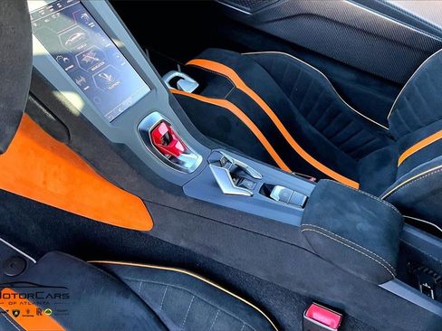 Used 2022 Lamborghini Huracan STO image 16