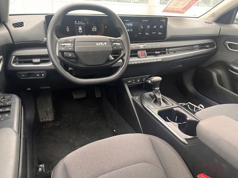Used 2025 Kia K4 FWD image 11