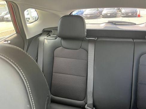 Used 2025 Chevrolet Trax LT FWD image 40