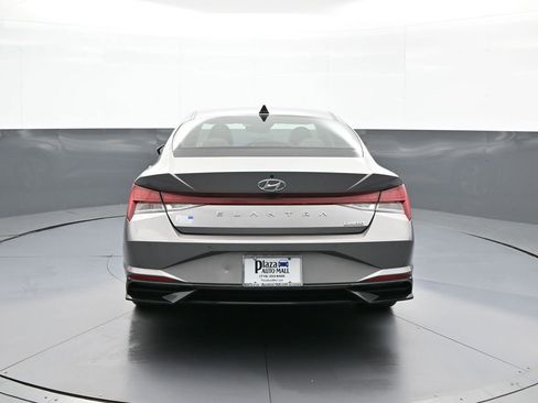 Certified 2023 Hyundai Elantra Limited w/ Preferred Accessory Package FWD image 7