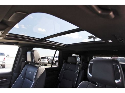 Certified 2023 Cadillac Escalade Premium Luxury image 27