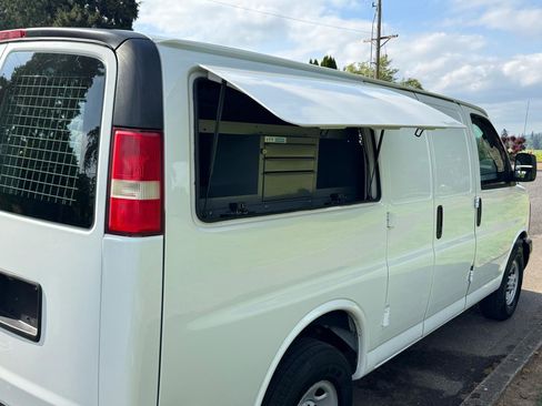 Used 2009 GMC Savana 3500 RWD image 33