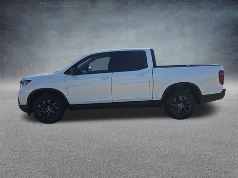 Used 2024 Honda Ridgeline Sport image 2