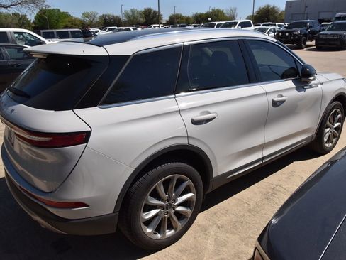 Used 2022 Lincoln Corsair FWD w/ Premium Package image 6