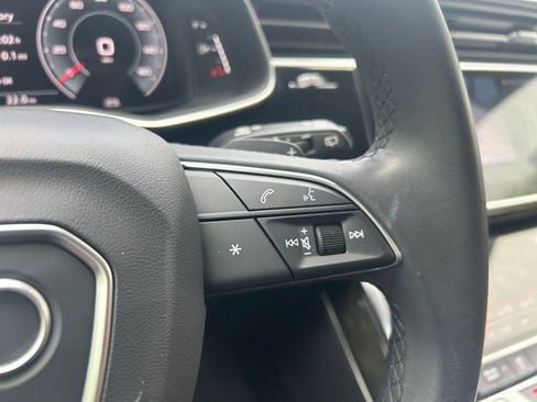 Used 2023 Audi Q7 2.0T Premium w/ Towing Package AWD/4WD image 21