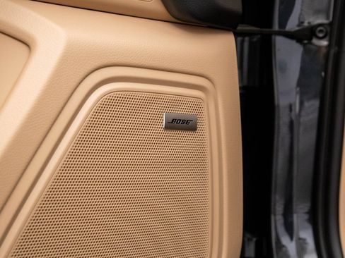 Certified 2025 Porsche Macan image 20