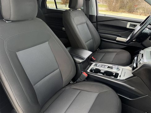 Used 2023 Ford Explorer XLT image 27