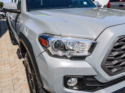 Used 2021 Toyota Tacoma TRD Off-Road w/ TRD Premium Off Road Package AWD/4WD image 5