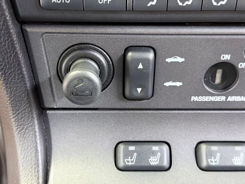 Used 2004 Ford Thunderbird RWD image 33