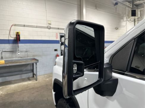 Used 2024 Chevrolet Silverado 3500 High Country w/ Technology Package AWD/4WD image 25