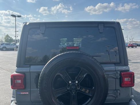 Used 2022 Jeep Wrangler Unlimited Sport AWD/4WD image 11